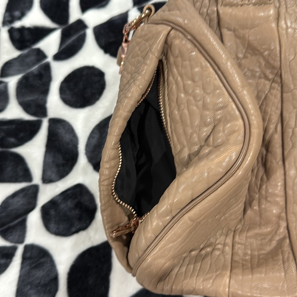 🚫 SOLD 🚫 Alexander Wang Rocco Handbag in Latte with Rose Gold Hardware - Picture 11 of 16